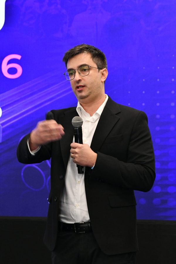MAU_8883.jpg